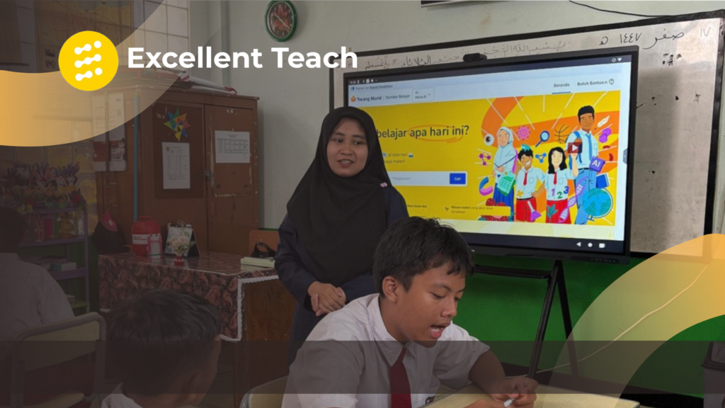Guru mengajar di kelas menggunakan media pembelajaran interaktif berbasis layar digital, sementara siswa mengikuti kegiatan belajar dengan aktif untuk mendukung evaluasi hasil pembelajaran.