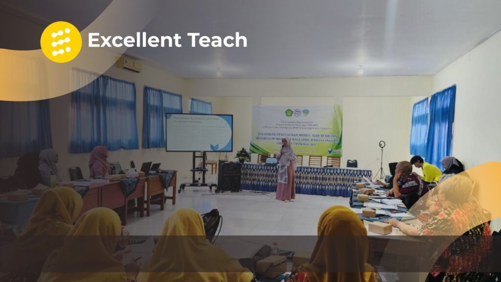 Pelatihan guru dalam penerapan Kurikulum Merdeka di ruang kelas bersama peserta pelatihan.