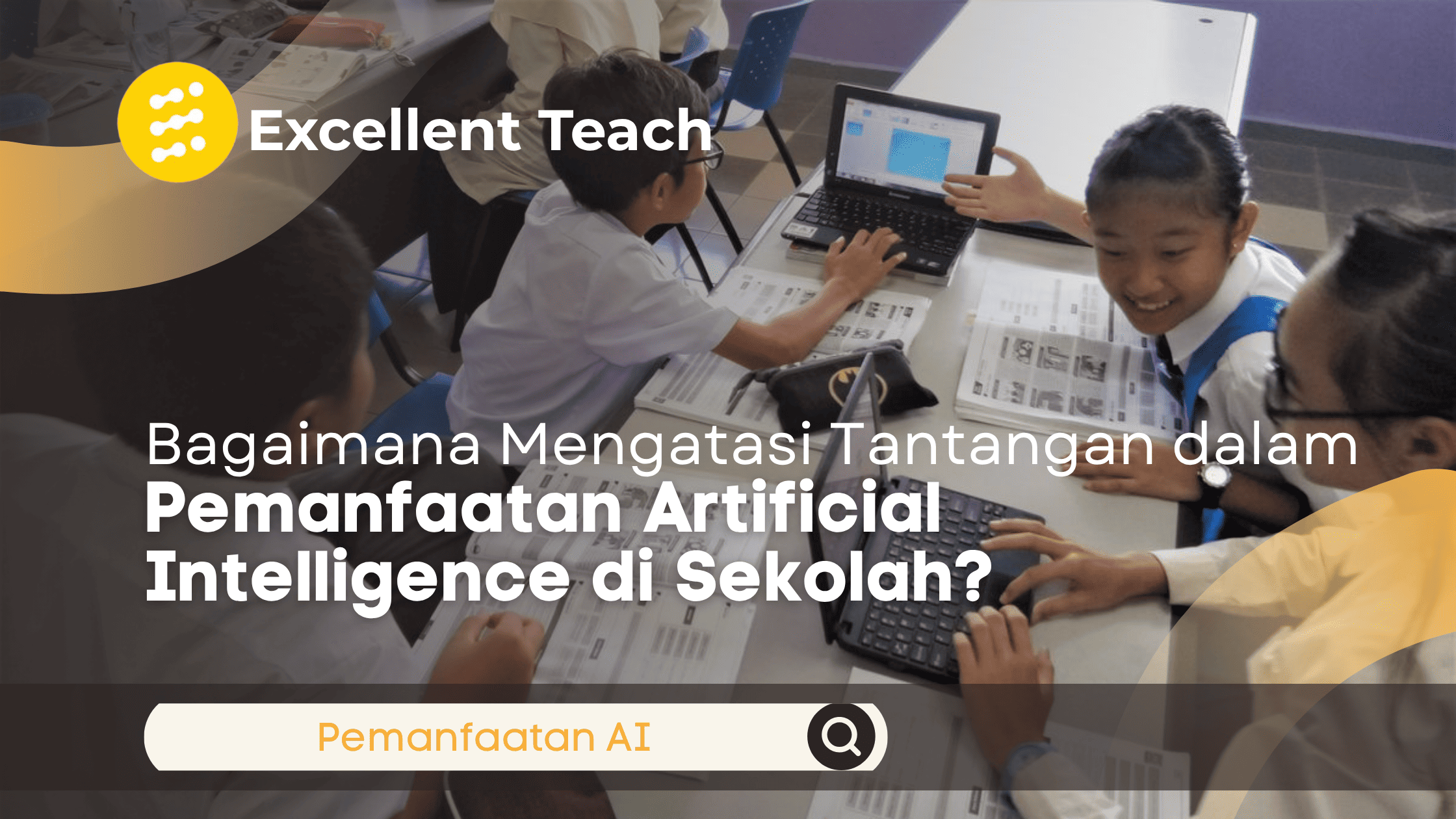 Siswa sekolah dasar bekerja sama menggunakan laptop dan komputer dalam kegiatan pembelajaran berbasis teknologi di kelas.
