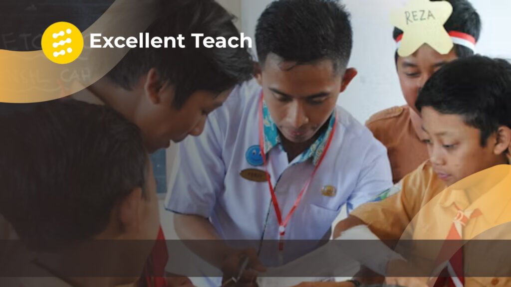 Guru dan siswa Indonesia bekerja sama dalam kegiatan pembelajaran kelompok di kelas untuk meningkatkan kolaborasi, komunikasi, dan keterlibatan siswa dalam Kurikulum Merdeka.
