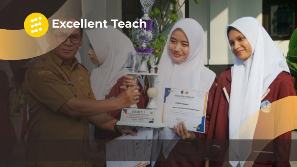 Kepala sekolah bersama guru dan siswa SMA menunjukkan piala dan sertifikat prestasi ekstrakurikuler.